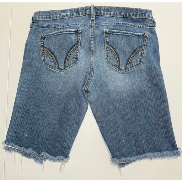 Hollister size 7 Juniors Stretch Bermuda Shorts Distressed Denim Shorts - Picture 3 of 3